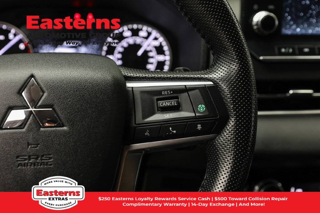 Used 2023 Mitsubishi Outlander SE AWD/4WD image 17