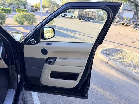 Used 2016 Land Rover Range Rover Sport HSE image 33