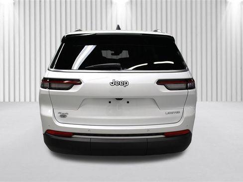 New 2026 Jeep Grand Cherokee L Limited w/ MOPAR Finishing Package AWD/4WD image 4