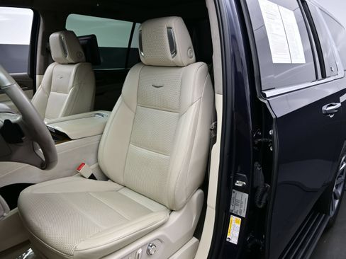 Used 2023 Cadillac Escalade ESV Premium Luxury Platinum AWD/4WD image 13