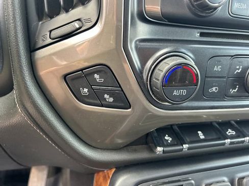 Used 2018 Chevrolet Silverado 1500 High Country image 22