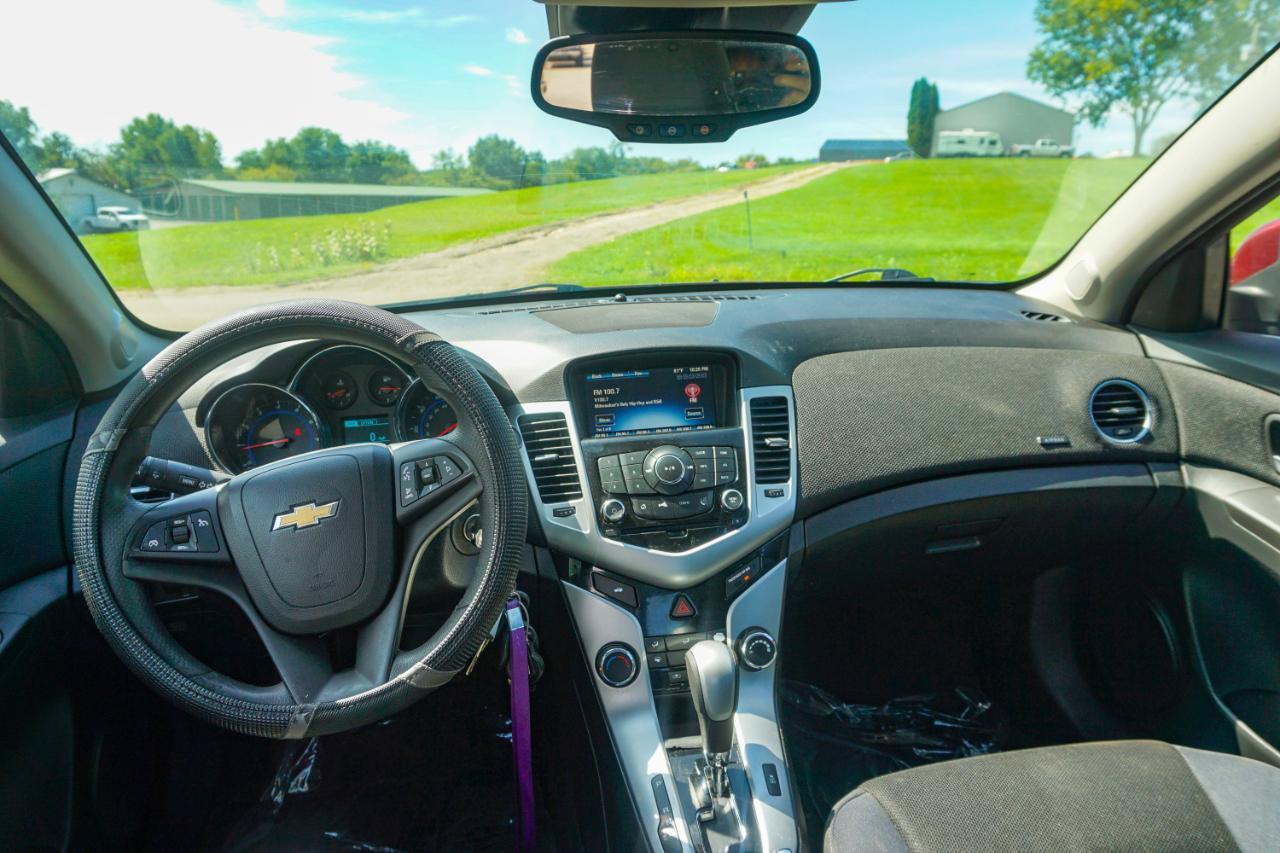 Used 2016 Chevrolet Cruze LT FWD image 9