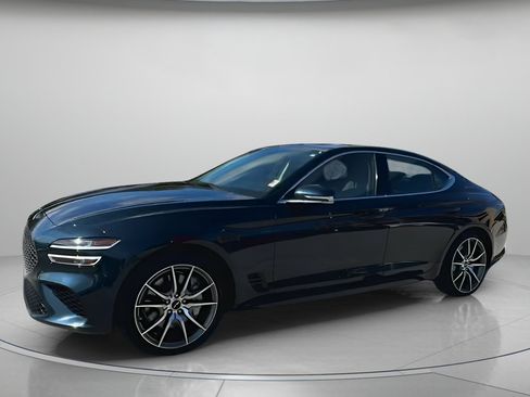Used 2025 Genesis G70 2.5T image 13