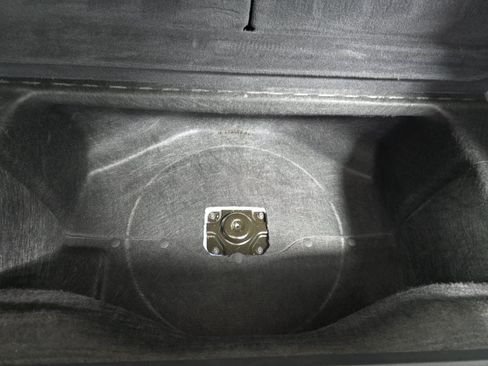 Used 2023 Rivian R1S Adventure AWD/4WD image 26