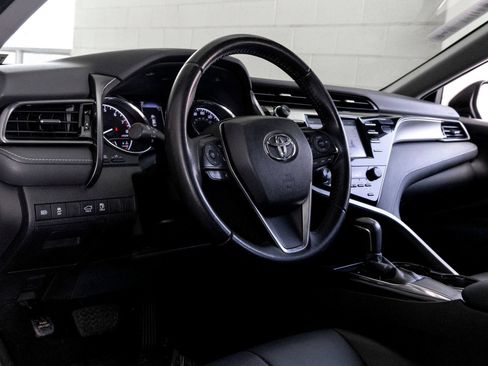 Used 2019 Toyota Camry SE w/ Convenience Package FWD image 13