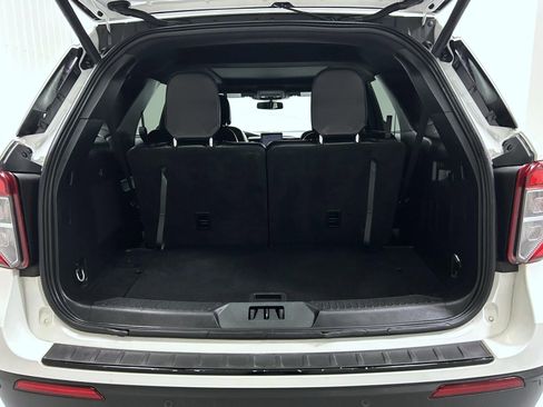 Used 2023 Ford Explorer ST-Line w/ Class IV Trailer Tow Package image 22