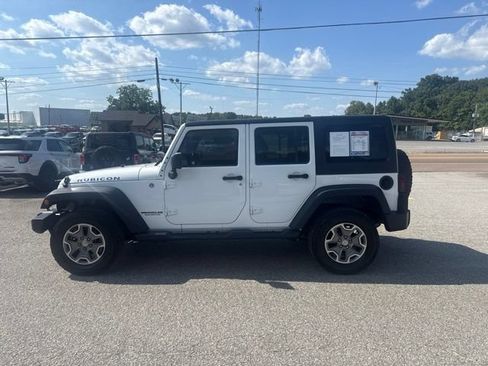 Used 2015 Jeep Wrangler Unlimited Rubicon w/ Connectivity Group AWD/4WD image 1