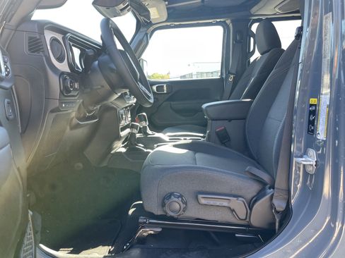 Used 2025 Jeep Wrangler Sport S w/ Convenience Group image 34