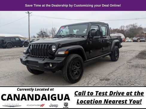Used 2022 Jeep Gladiator Sport AWD/4WD image 5