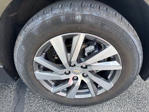 Used 2024 Chevrolet Equinox LT FWD image 9