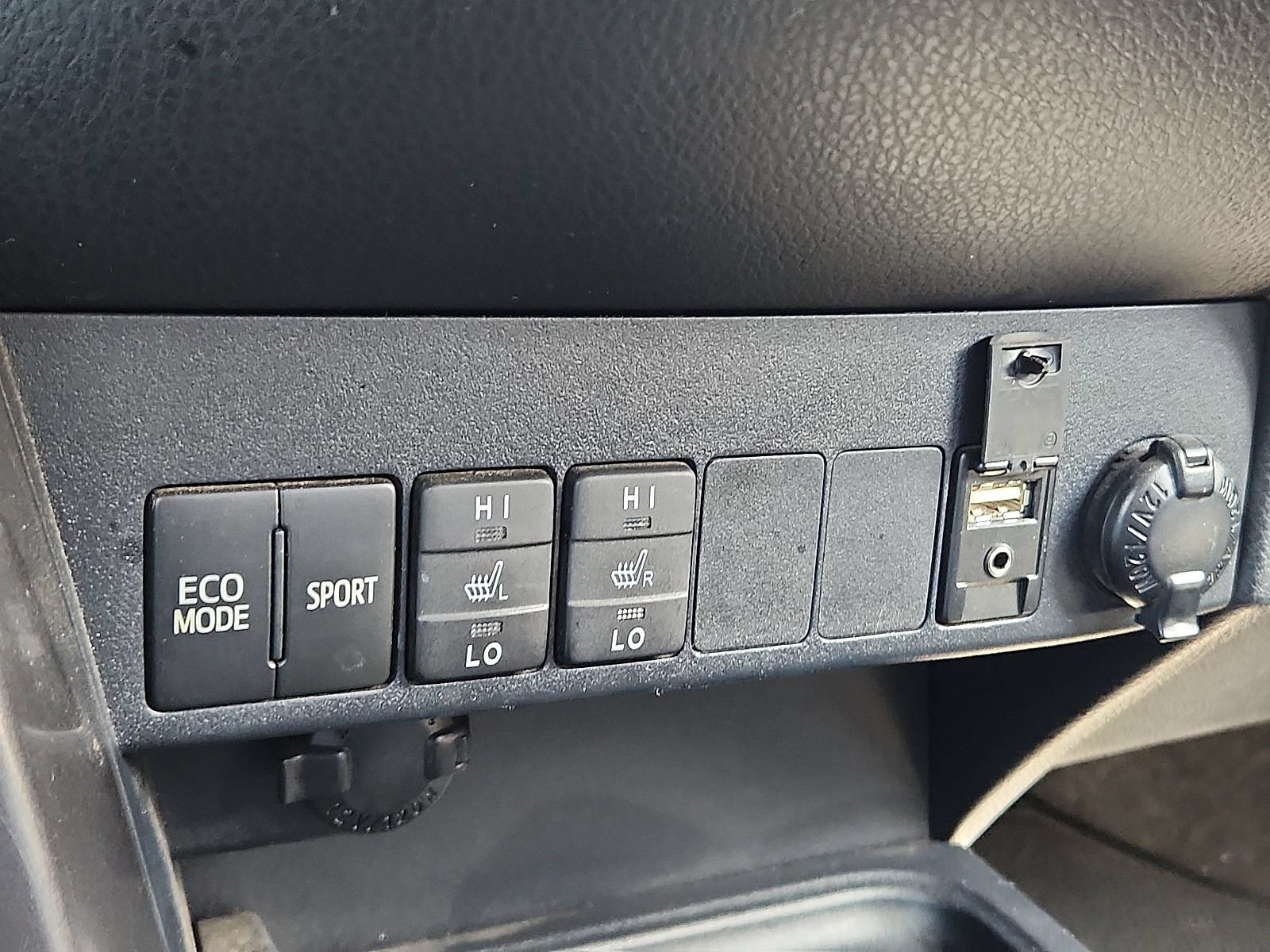 Used 2017 Toyota RAV4 SE w/ Power Extra Value Package FWD image 16