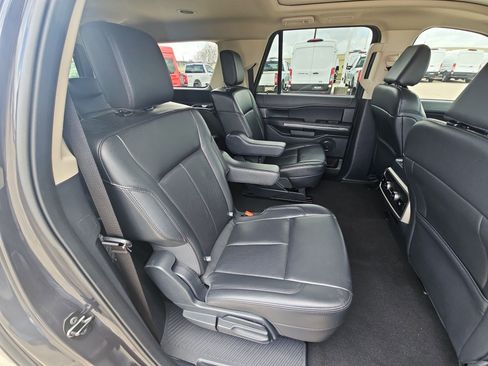 Used 2024 Ford Expedition Max XLT image 31