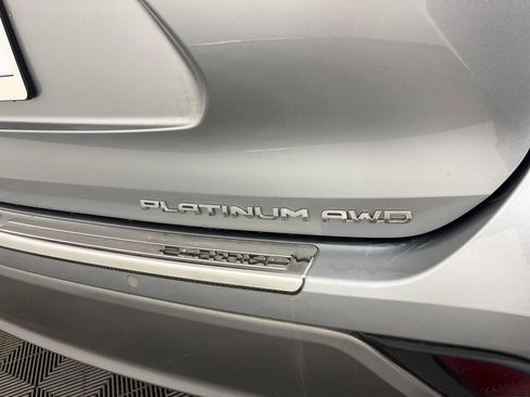 Used 2022 Toyota Highlander Platinum AWD/4WD image 19