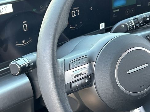 New 2026 Hyundai Kona SE image 22