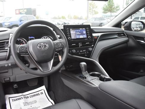 Used 2024 Toyota Camry SE image 17