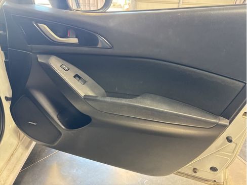 Used 2016 MAZDA MAZDA3 i Touring w/ Popular Equipment Package image 12