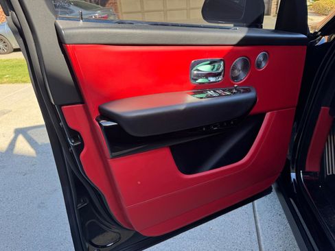 Used 2021 Rolls-Royce Cullinan image 25