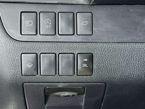 Used 2018 Toyota Highlander XLE FWD image 17