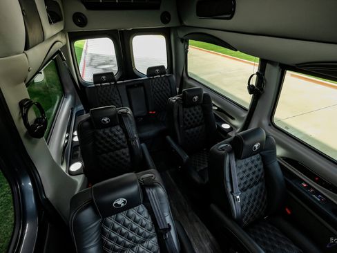 Used 2023 Mercedes-Benz Sprinter 2500 image 74