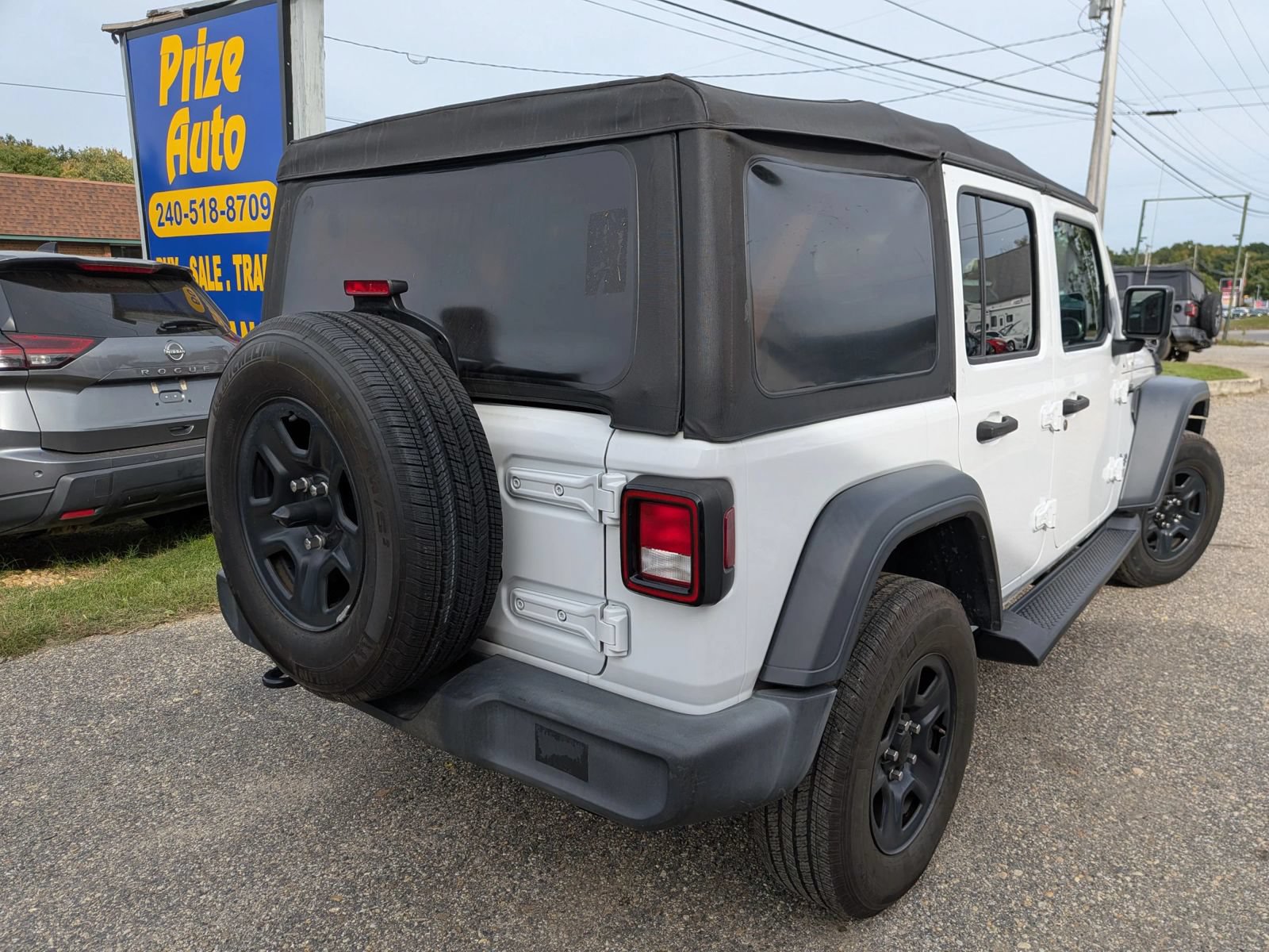 Used 2018 Jeep Wrangler Unlimited Sport AWD/4WD image 5