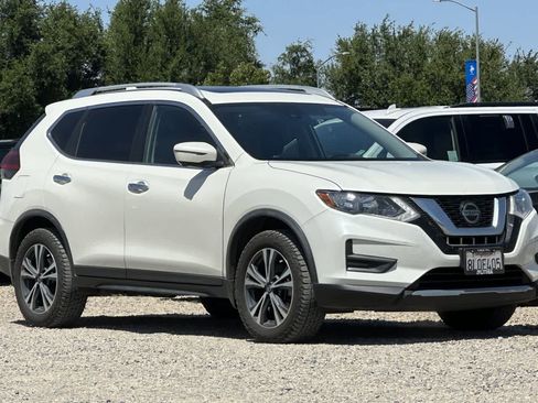 Used 2019 Nissan Rogue SV w/ Sun & Sound Touring Package AWD/4WD image 10