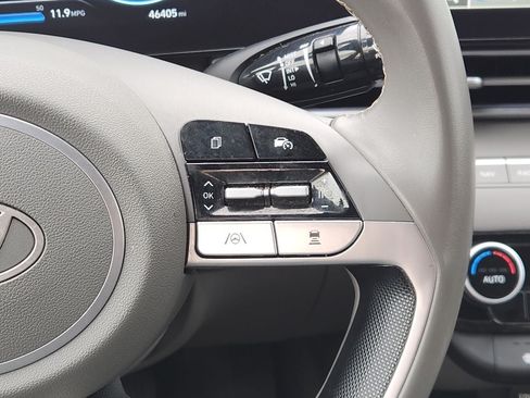 Used 2025 Hyundai Elantra SEL FWD image 26