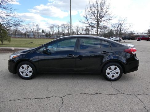 Used 2017 Kia Forte LX FWD image 8