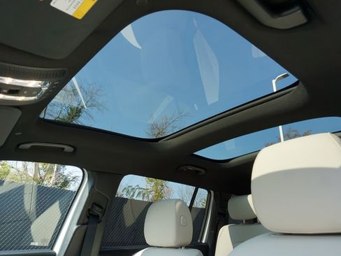 New 2026 Mercedes-Benz GLB 250 image 12