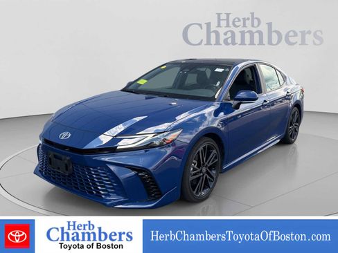 Used 2025 Toyota Camry XSE AWD/4WD image 12
