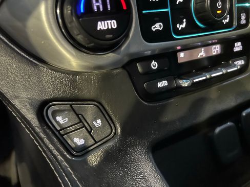 Used 2017 GMC Yukon SLT image 35