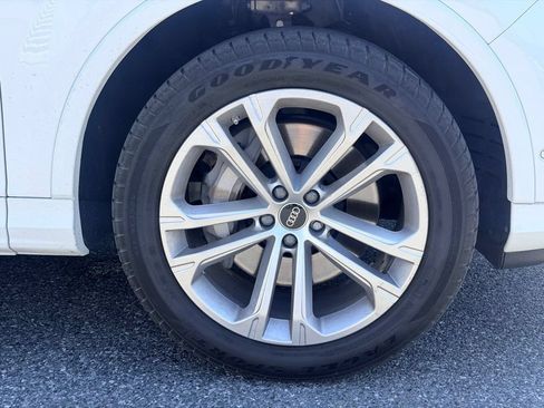 Certified 2025 Audi Q7 3.0T Premium Plus AWD/4WD image 25