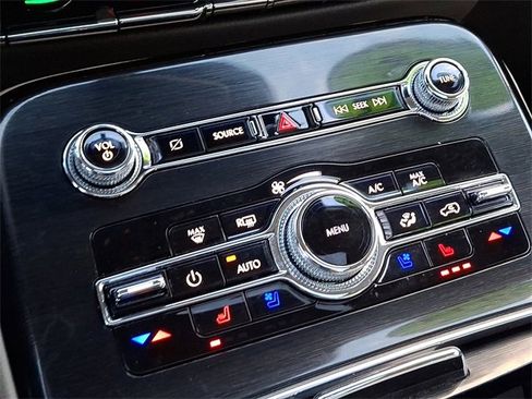 Certified 2022 Lincoln Nautilus Reserve w/ Equipment Group 201A image 18