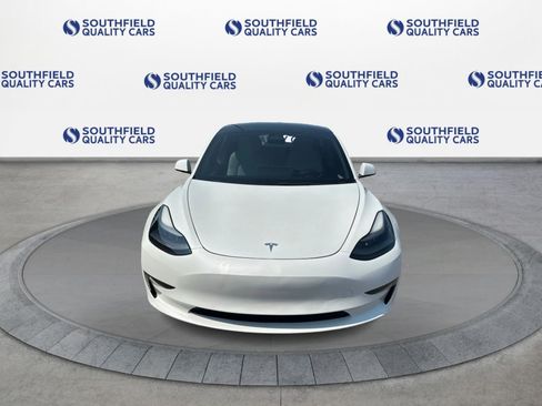 Used 2022 Tesla Model 3 Long Range AWD/4WD image 9