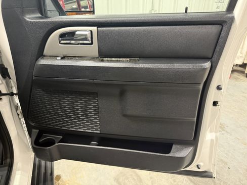 Used 2016 Ford Expedition Limited image 14