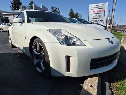 Used 2008 Nissan 350Z Touring image 1