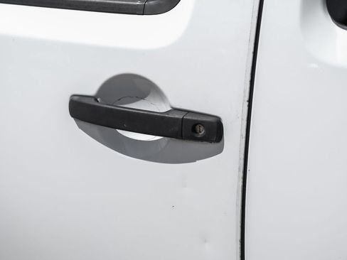 Used 2018 Nissan Frontier S RWD image 40