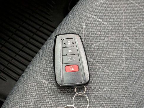 Used 2021 Toyota RAV4 XLE w/ Convenience Package AWD/4WD image 36