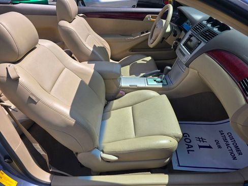 Used 2004 Toyota Solara SE FWD image 21
