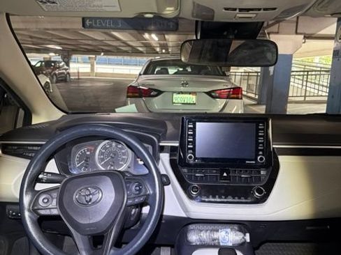Used 2022 Toyota Corolla LE FWD image 6