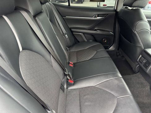 Used 2022 Toyota Camry XSE image 11