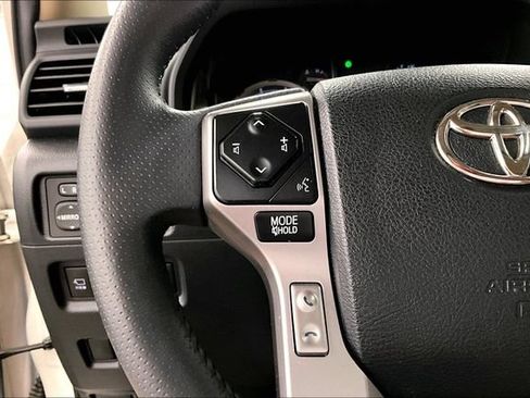 Used 2022 Toyota 4Runner Limited AWD/4WD image 26