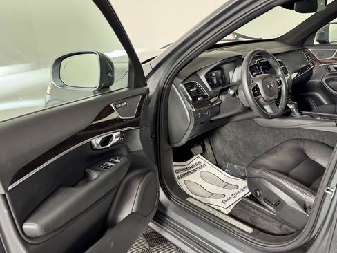 Used 2018 Volvo XC90 T6 Momentum w/ Convenience Package AWD/4WD image 12