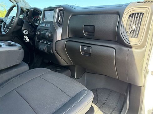 Used 2020 Chevrolet Silverado 1500 Custom w/ Custom Value Package image 12