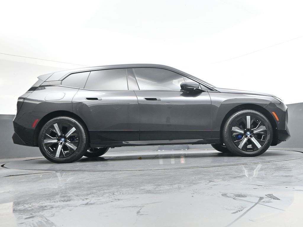 Used 2024 BMW iX xDrive50 w/ Premium Package AWD/4WD image 27
