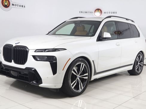 Used 2024 BMW X7 xDrive40i w/ M Sport Package AWD/4WD image 5