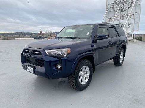 Used 2024 Toyota 4Runner SR5 Premium w/ Moonroof Package AWD/4WD image 4