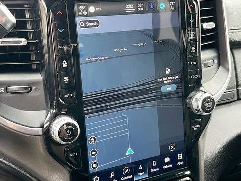 Used 2022 RAM 3500 Laramie image 13