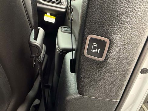 New 2026 Chrysler Pacifica Select image 26