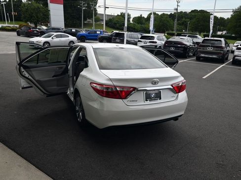 Used 2017 Toyota Camry XLE w/ Moonroof Package FWD image 42