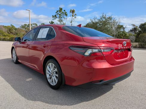 Used 2023 Toyota Camry LE image 7